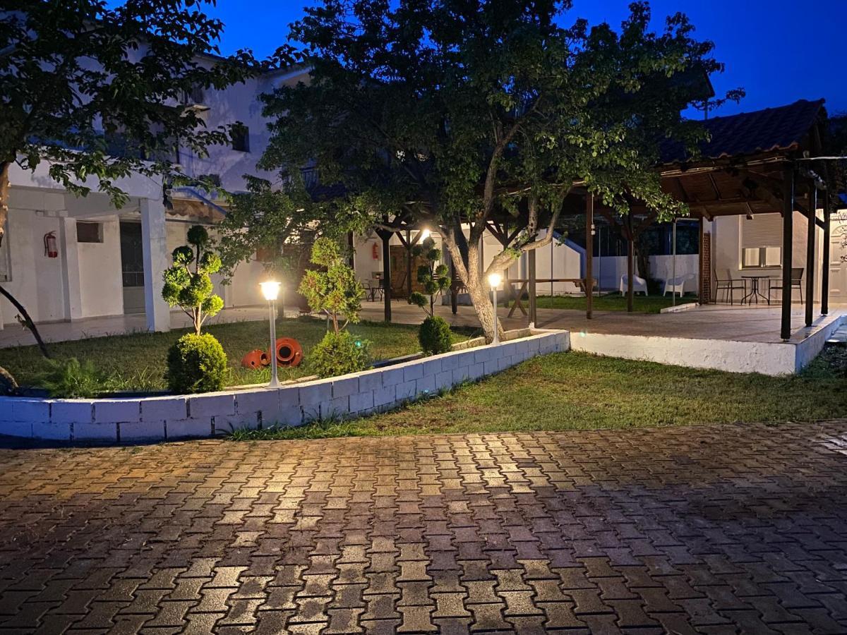 V-Suites 2 Potos Exterior photo
